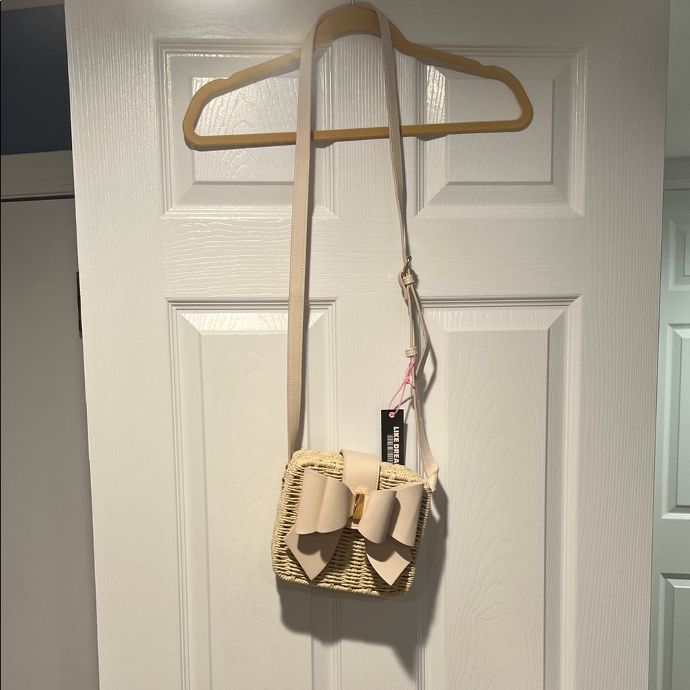 Chic Cream Woven Crossbody Bag with Bow Detail